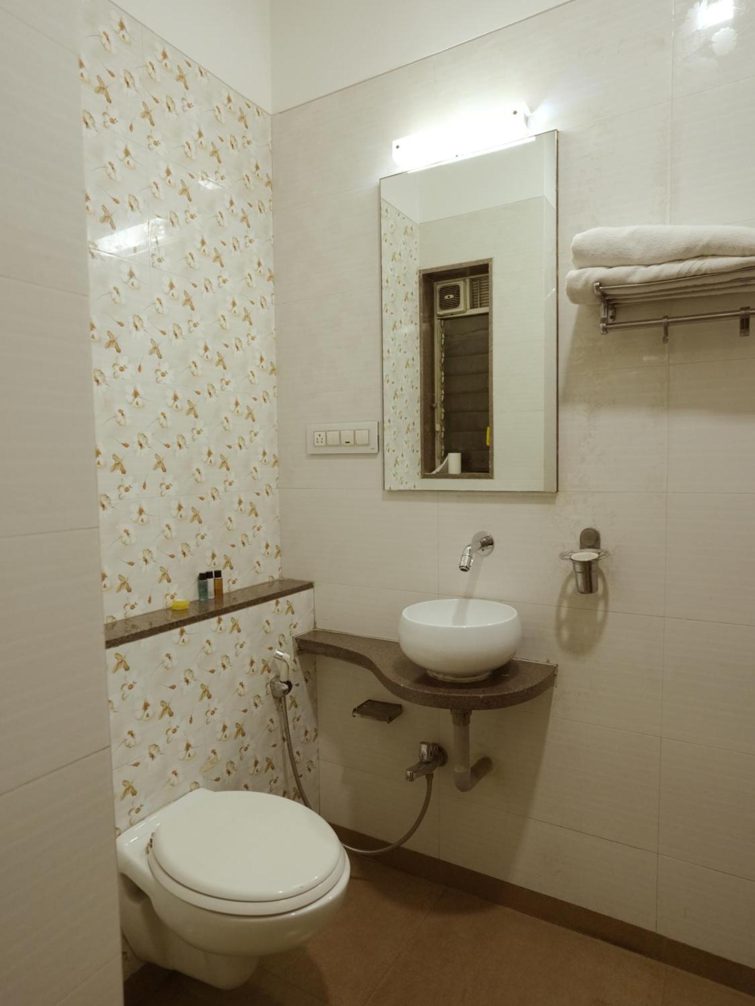 Hotel Kushala Executive Inn Thane Εξωτερικό φωτογραφία